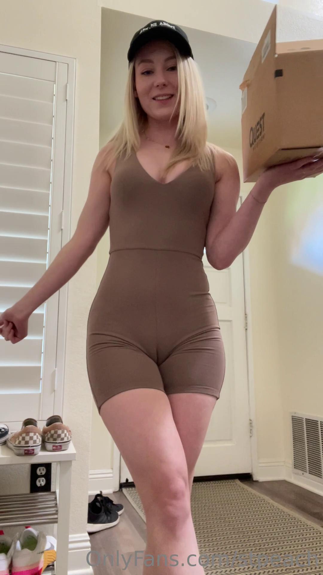 STPeach Nude Delivery Role Play PPV Fansly Video Leaked