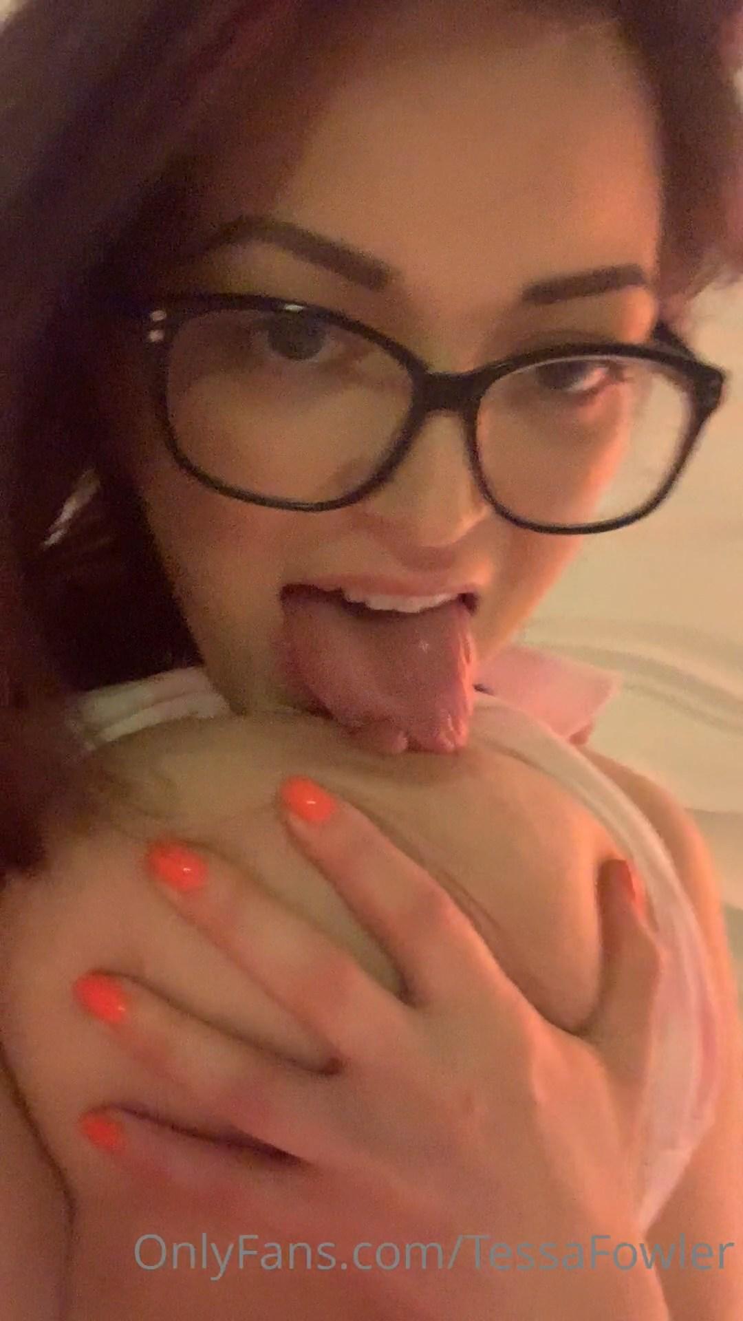 Tessa Fowler Nude Titty Lick OnlyFans Video Leaked